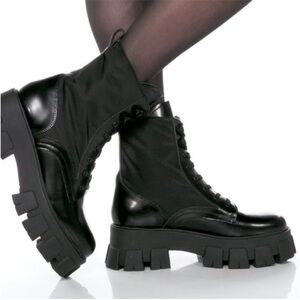 Marc Fisher Womens Amita 2 Ankle Lugged Sole Combat & Lace-up Boots